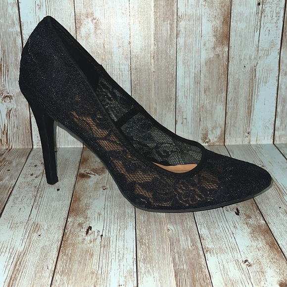 Lace Heels - Picture 3 of 7